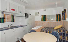 Pyramid Holiday Park - Dalby Accommodation 7