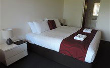 Sussex Shores RSL Units - Sussex Inlet - Dalby Accommodation 2