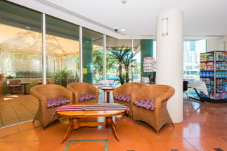 The Emerald Surfers Paradise - Dalby Accommodation 2