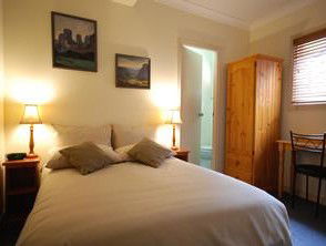 Ashfield Manor - Dalby Accommodation 0