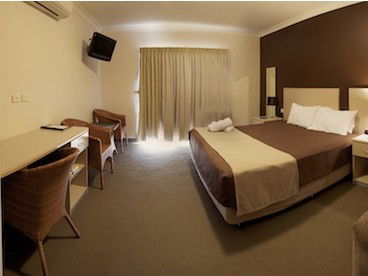 Warners At The Bay - Dalby Accommodation 1