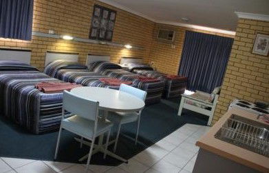 Tallarook Motor Inn - Dalby Accommodation 2