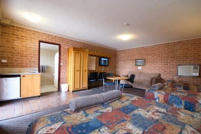 Blue Gum Motor Inn - Dalby Accommodation 1