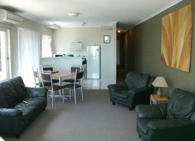 The Palms Apartments - Dalby Accommodation 3