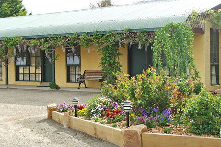 Omeo Motel - Dalby Accommodation 0