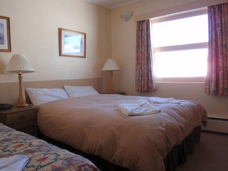 Swagman Chalet - Dalby Accommodation 4