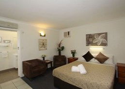 Charm City Motel - Dalby Accommodation 3