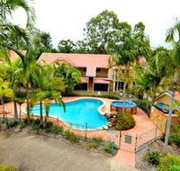 Beach Court Holiday Villas - Dalby Accommodation