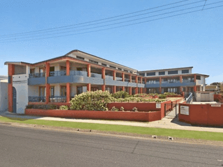Lennox Point Holiday Apartments - Dalby Accommodation