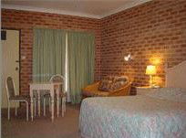 Country Gardens Motor Inn - Dalby Accommodation 1