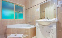 The Acreage Luxury B&B And Guesthouse - - Dalby Accommodation 1