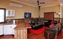Top Of The Range Retreat - Dalby Accommodation 0