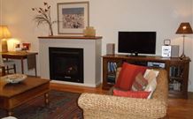 Beached At Currarong - Dalby Accommodation 1