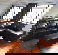 Ewetopia Farm - Dalby Accommodation