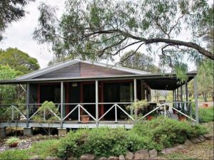 Serenity Grove - Dalby Accommodation 1