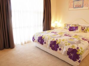 Cottonwood Cottage - Dalby Accommodation 3