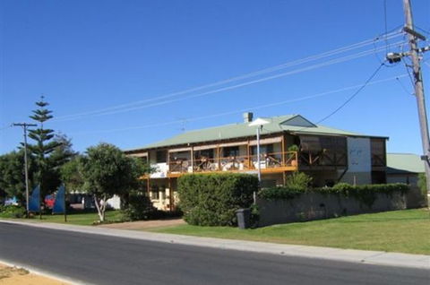 Lancelin YHA - Dalby Accommodation 3