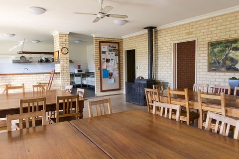 Augusta - Cape Leeuwin YHA - Dalby Accommodation 1