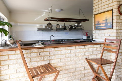 Augusta - Cape Leeuwin YHA - Dalby Accommodation 5