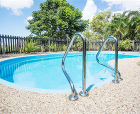 Mycow Accommodation Sarina - Greetham Street - Dalby Accommodation 3
