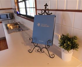 Green Trees Beach House - Dalby Accommodation 2