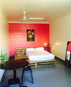 Adventurers Backpackers Resort - Dalby Accommodation 1
