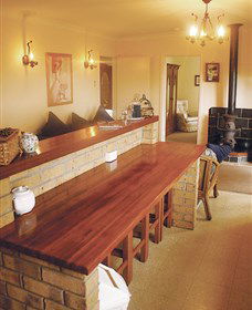Hillside Bed And Breakfast And Gumnut Cottage - Dalby Accommodation 2
