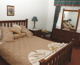 Hillside Bed And Breakfast And Gumnut Cottage - Dalby Accommodation 3