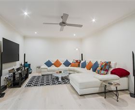 The Tropics At Vogue Holiday Homes - Dalby Accommodation 3