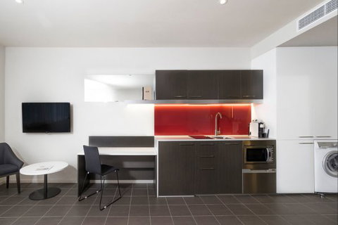 Abode Woden - Dalby Accommodation 3