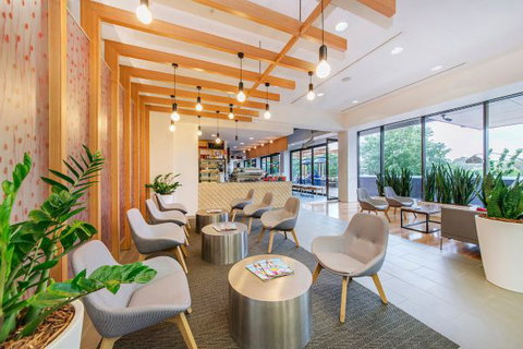 Abode Woden - Dalby Accommodation 5