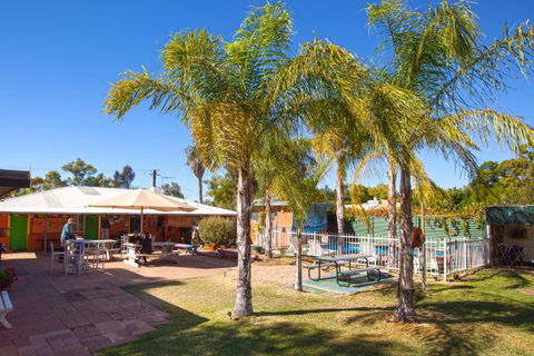 Alice Lodge Backpackers - Dalby Accommodation 9