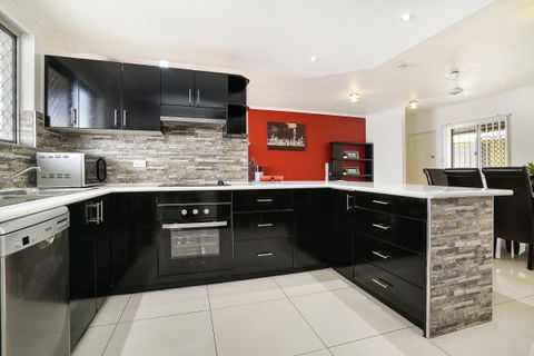 City Escape Serviced Townhouses - Dalby Accommodation 2