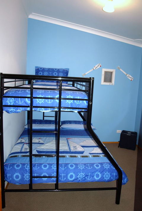 Crystal Waters - Dalby Accommodation 4