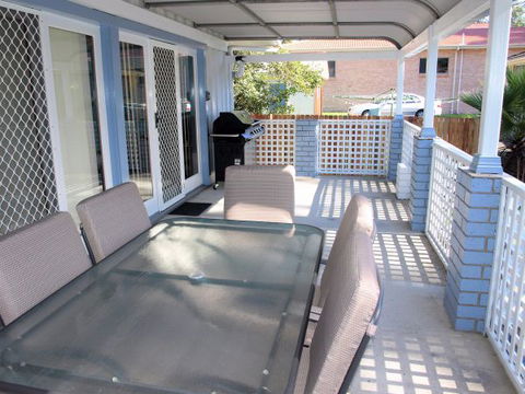 Crystal Waters - Dalby Accommodation 6