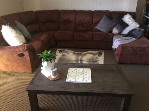 Hillside Cottage - Dalby Accommodation 9