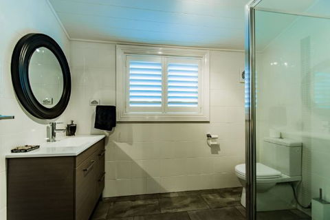 Hindmarsh Park Holiday Cottage - Dalby Accommodation 5