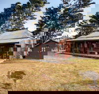 The Pines Cottage - Dalby Accommodation