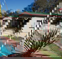 Parkes Country Cabins - Dalby Accommodation