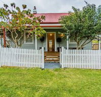 Hindmarsh Park Holiday Cottage - Dalby Accommodation