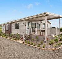 The Lake House Rothbury - Dalby Accommodation