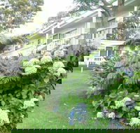 Top of the Lake Holiday Units - Dalby Accommodation