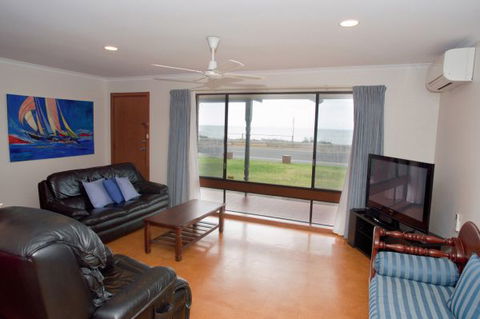 Coastal Cottage - Dalby Accommodation 63