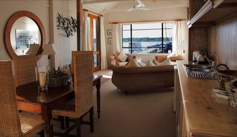Boathouse - Birks Harbour - Dalby Accommodation 4