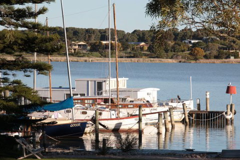Boathouse - Birks Harbour - Dalby Accommodation 5