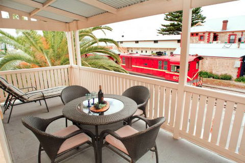 Coastal Cottage - Dalby Accommodation 9