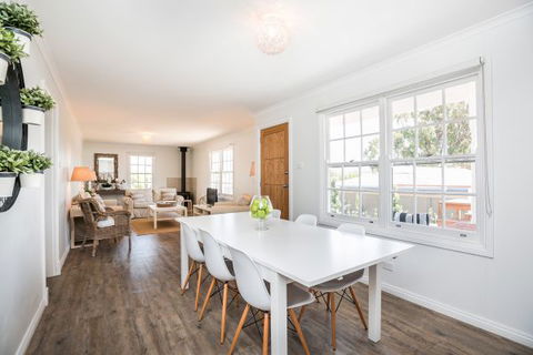 Coastal Cottage - Dalby Accommodation 93