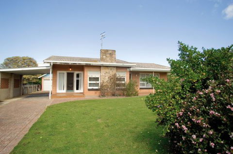 Coastal Cottage - Dalby Accommodation 0