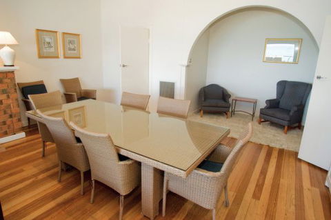 Coastal Cottage - Dalby Accommodation 24