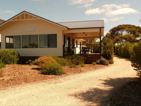 Manyana - Dalby Accommodation 0